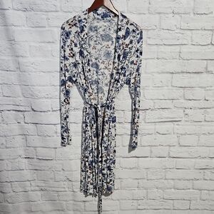 Latched Mama Floral Robe - Blue and White